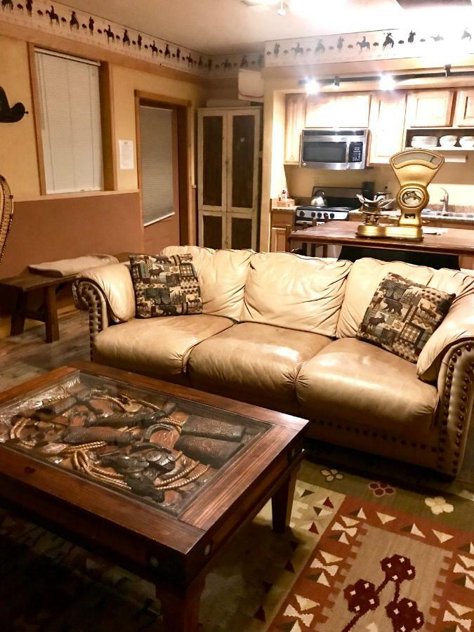 Cowboy'S Lodge Gardiner Εξωτερικό φωτογραφία